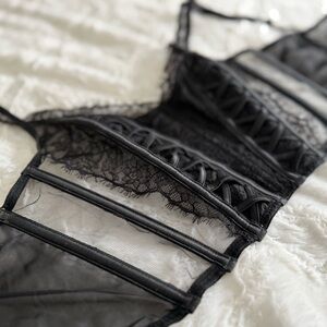 Victorias Secret Elegant Black Lace Bralette Lingerie NWOT